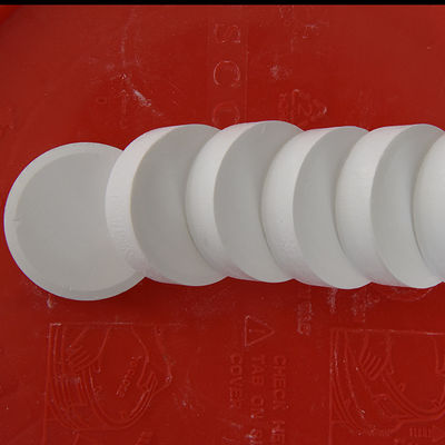 Poudre TCCA 90 avec une durée de validité de 2 ans 20-60 maillons Taille granulaire et point de fusion 247-251°C pour l'entretien des piscines